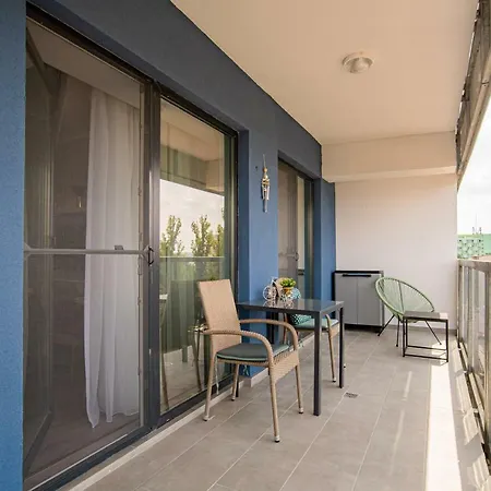 Bythesea Superior Mamaia